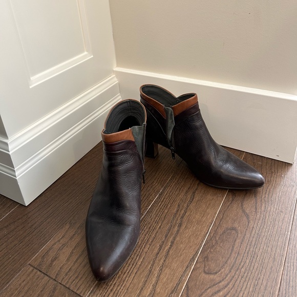 Peter Kaiser Genuine Leather booties - Picture 2 of 4